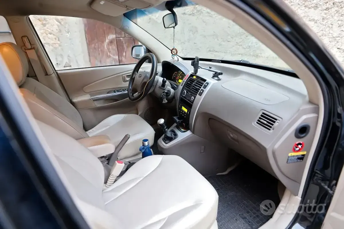 Usata Hyundai Tucson Dynamiq 140 CV (102 kW) 2006 Nero SUV