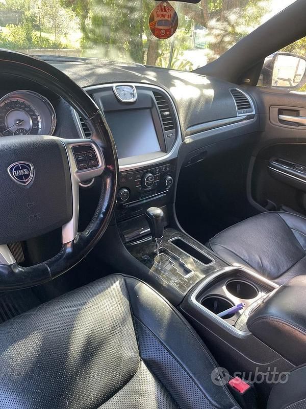 Usata Lancia Thema 135 CV (99 kW) 2013 Grigio Berlina