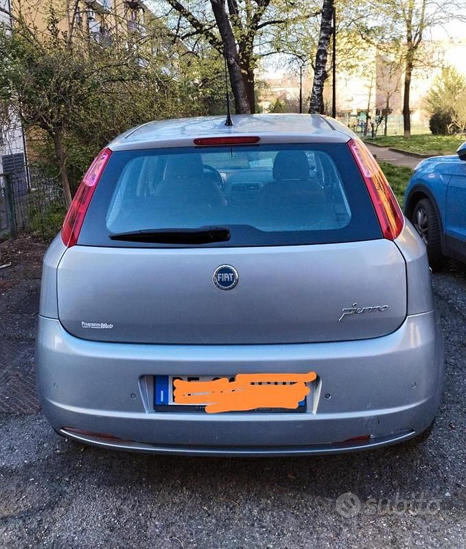 Usata Fiat Grande Punto 65 CV (47 kW) 2007 Grigio Utilitaria
