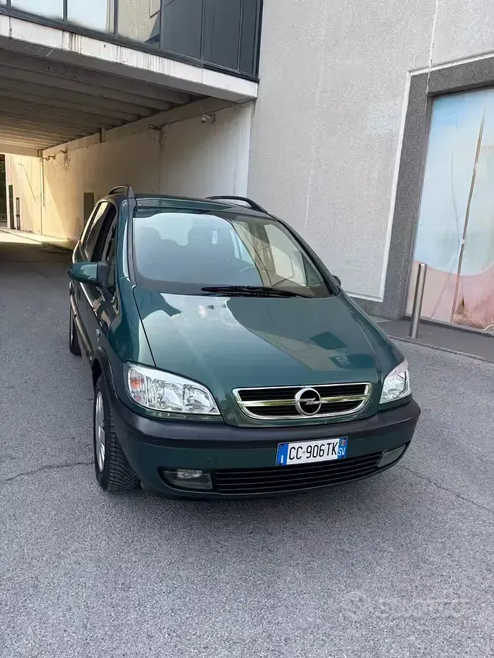 Usata Opel Zafira Elegance 125 CV (91 kW) 2003 Monovolume
