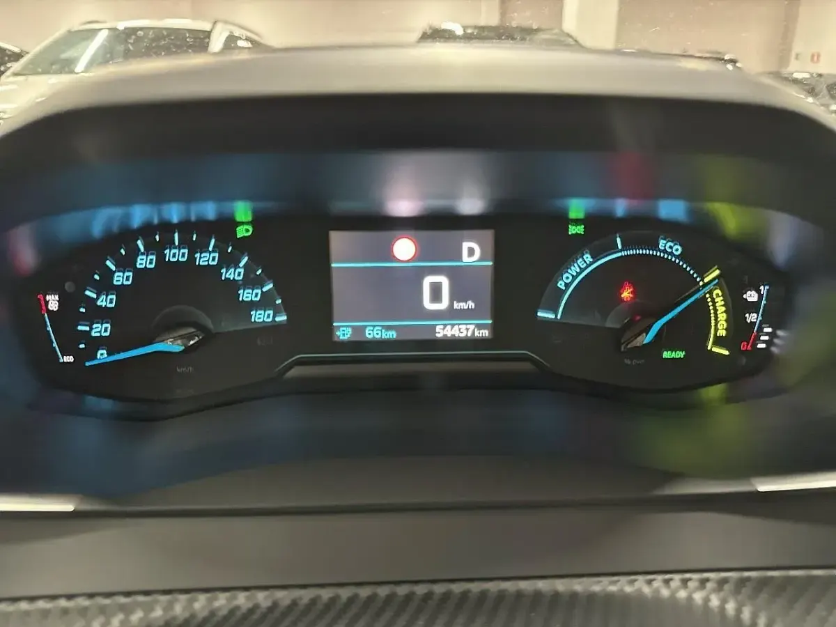 Käytetty Peugeot e-208 Active 100 kW (136 HP) 2021 Keltainen Viistoperä