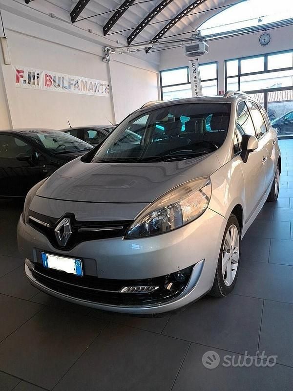 Usata Renault Scénic III 110 CV (80 kW) 2013 Argento Monovolume