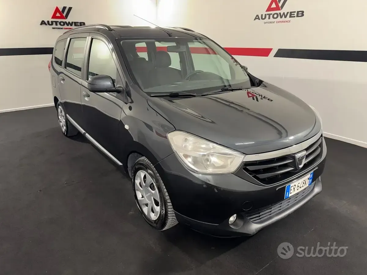 Usata Dacia Lodgy Lauréate 116 CV (85 kW) 2013 Grigio Monovolume