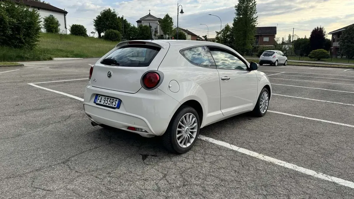 Begagnad Alfa Romeo MiTo Distinctive 84 HK (61 kW) 2015 Halvkombi
