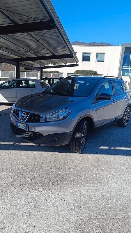 Usata Nissan Qashqai N-TEC 110 CV (80 kW) 2011 Grigio SUV