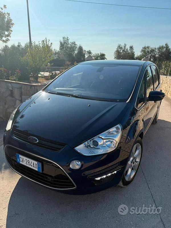 Blu Usata 2014 Ford S-MAX S Monovolume | 9000 € (Buon prezzo) - Immagine 1/4