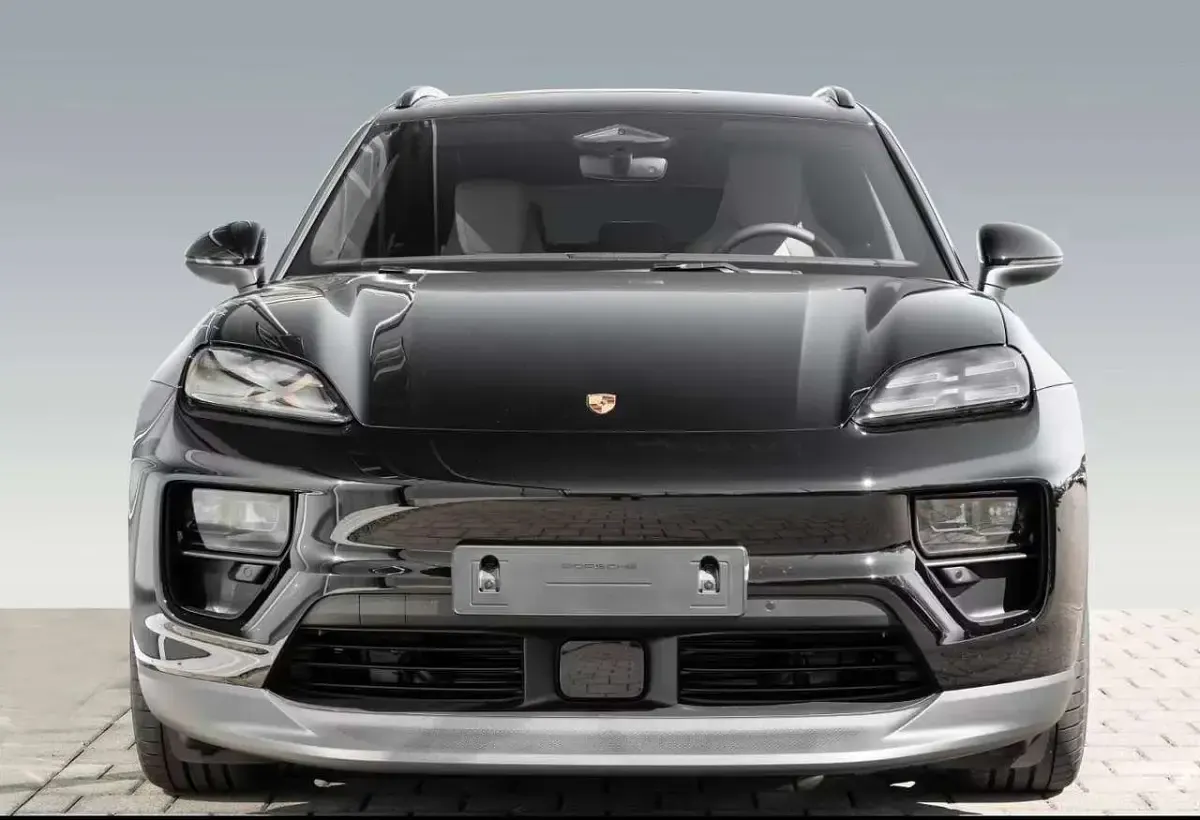Usata Porsche Macan 4 Electric 300 kW (408 CV) 2025 Nero SUV