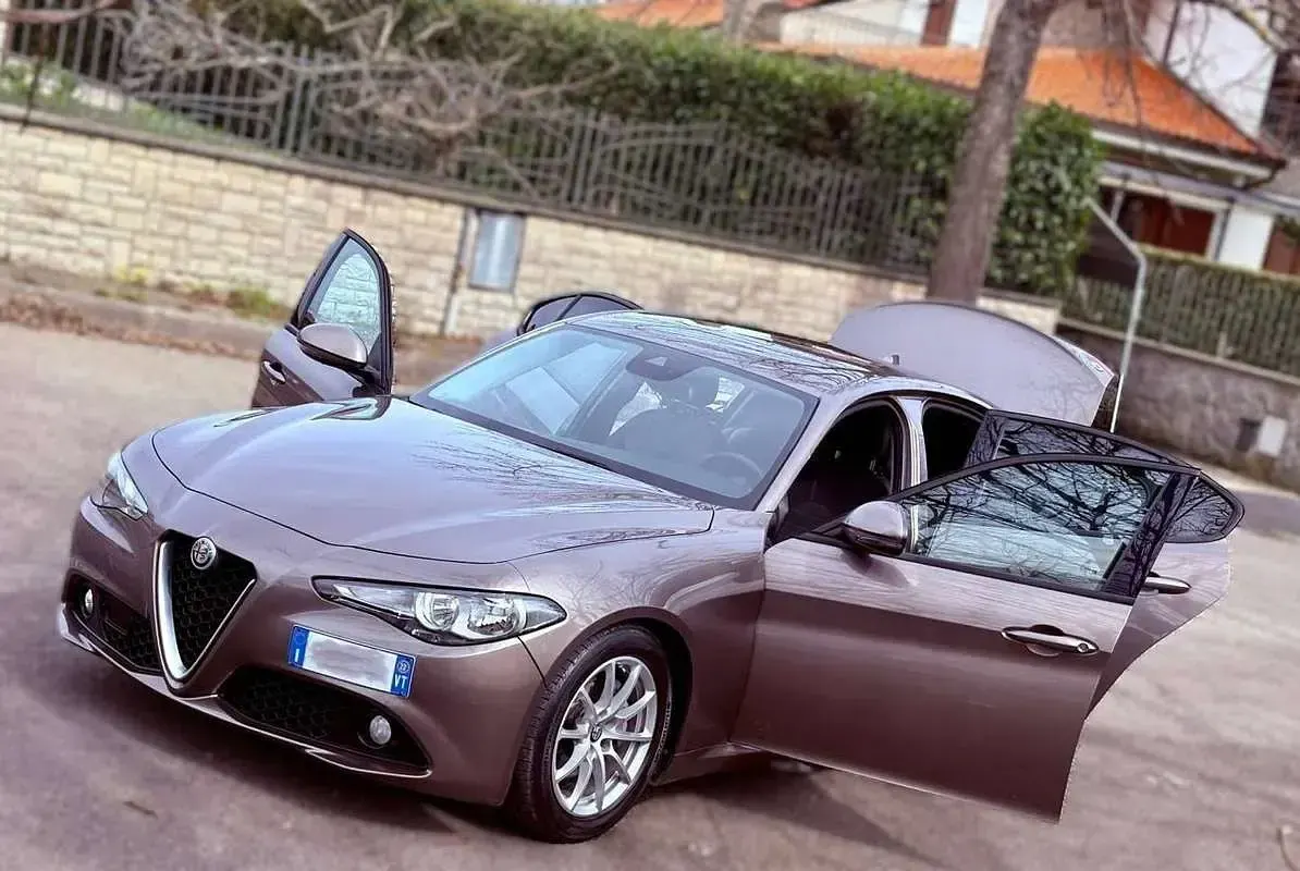 Usata Alfa Romeo Giulia Super 150 CV (110 kW) 2017 Berlina
