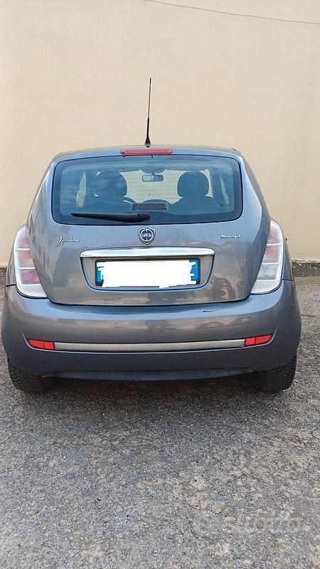 Usata Lancia Ypsilon 75 CV (55 kW) 2008 Grigio Utilitaria