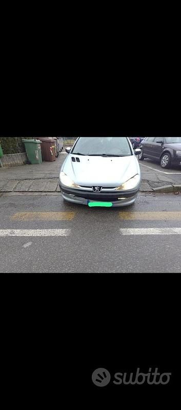 Usata Peugeot 206+ 88 CV (64 kW) 2004 Grigio Utilitaria