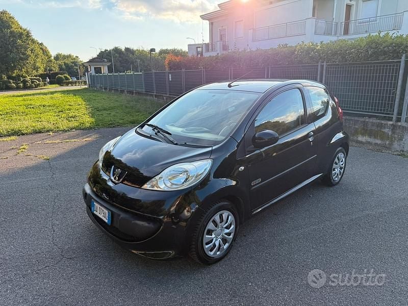 Usata Peugeot 107 68 CV (50 kW) 2006 Nero Utilitaria