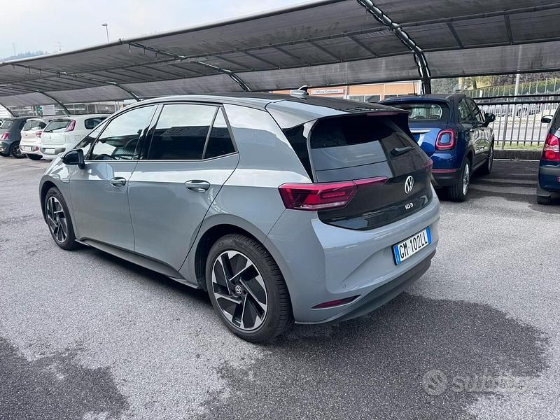 Usata VW ID.3 Pro Performance 150 kW (204 CV) 2023 Grigio Utilitaria