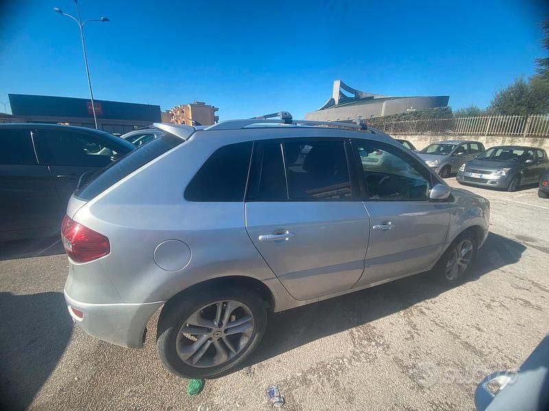 Usata Renault Koleos 150 CV (110 kW) 2010 Grigio SUV