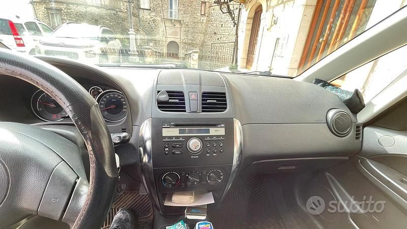 Usata Fiat Sedici 135 CV (99 kW) 2012 Grigio SUV
