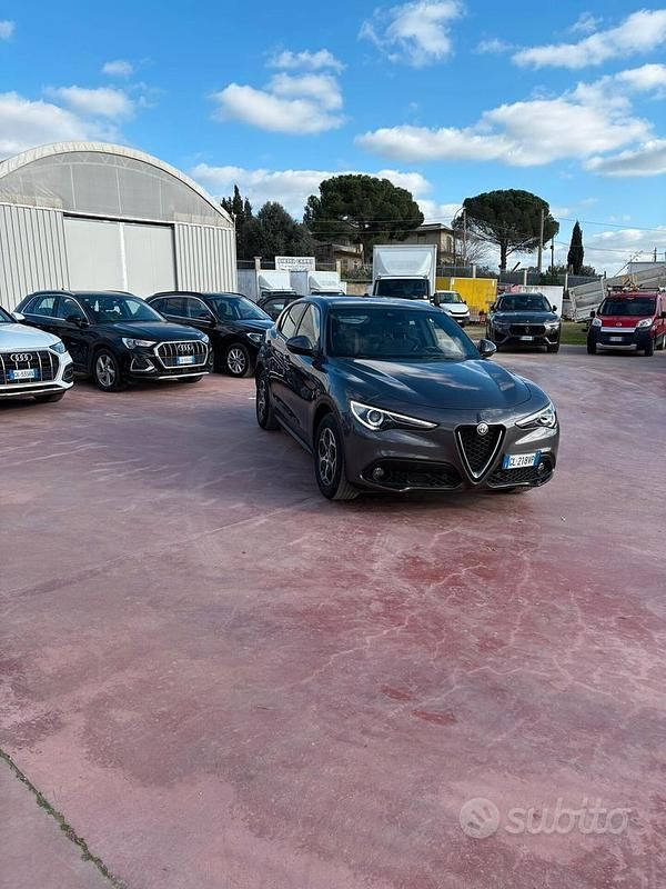 Usata Alfa Romeo Stelvio 190 CV (139 kW) 2022 Grigio SUV