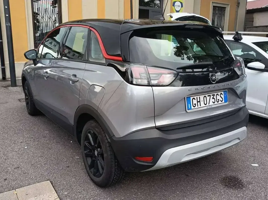 Usata Opel Crossland GS Line 83 CV (61 kW) 2021 Grigio SUV