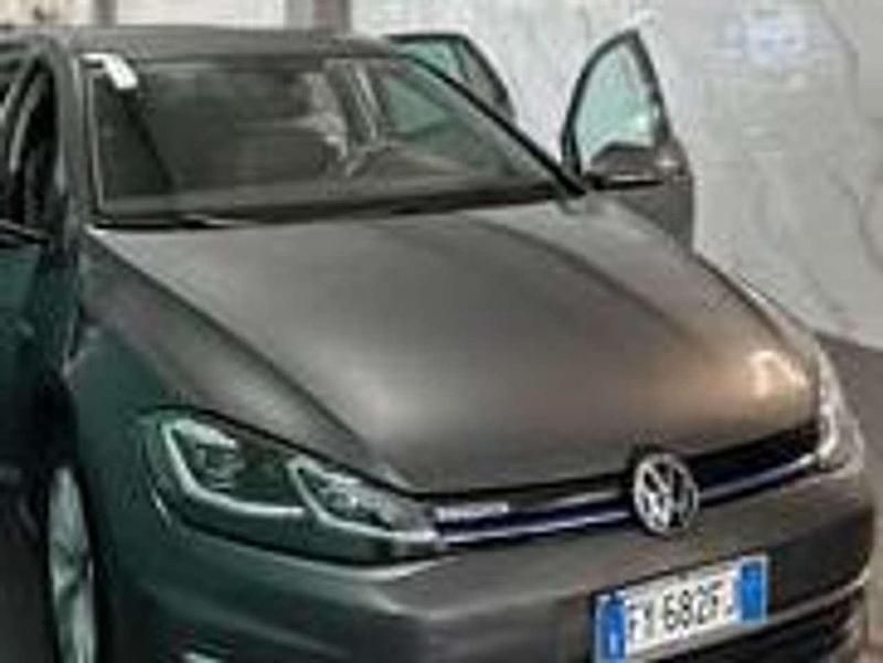 Usata VW Golf VIII Highline 131 CV (96 kW) 2020 Argento Berlina
