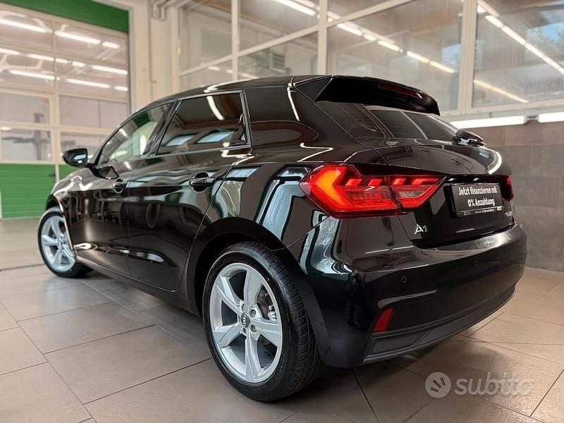 Usado Audi A1 116 CV (85 kW) 2019 Negro SUV
