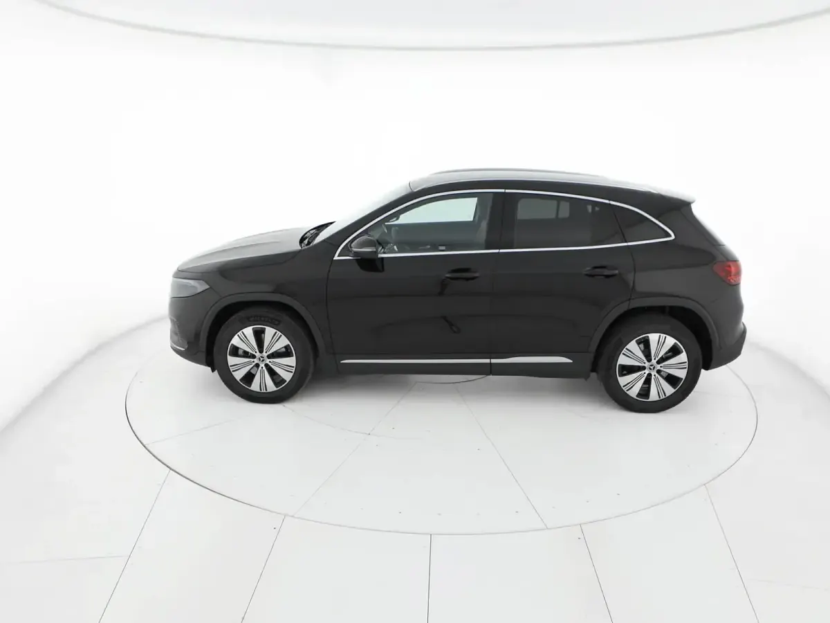 Nuova Mercedes EQA250+ Advanced 94 kW (129 CV) 2026 Nero notte SUV