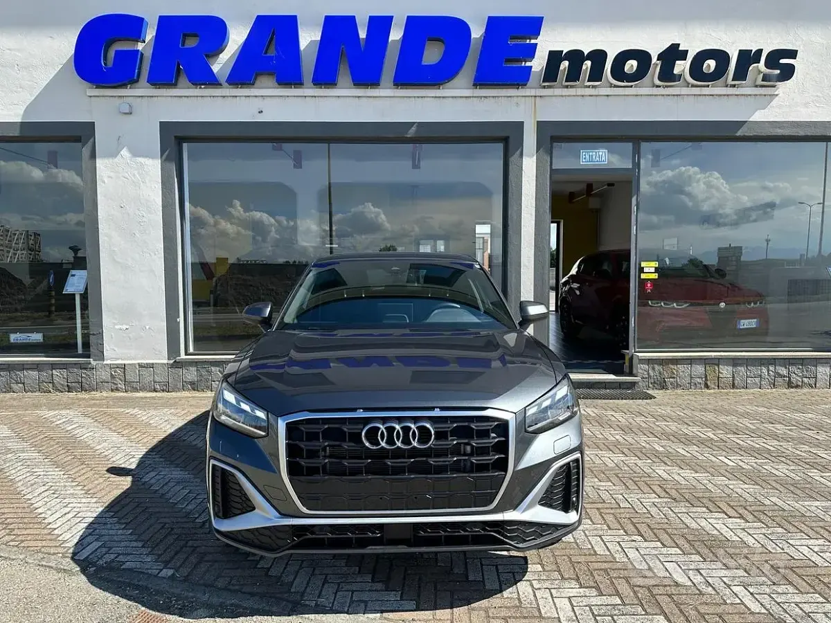 Usata Audi Q2 S-Line 150 CV (110 kW) 2025 Grigio SUV