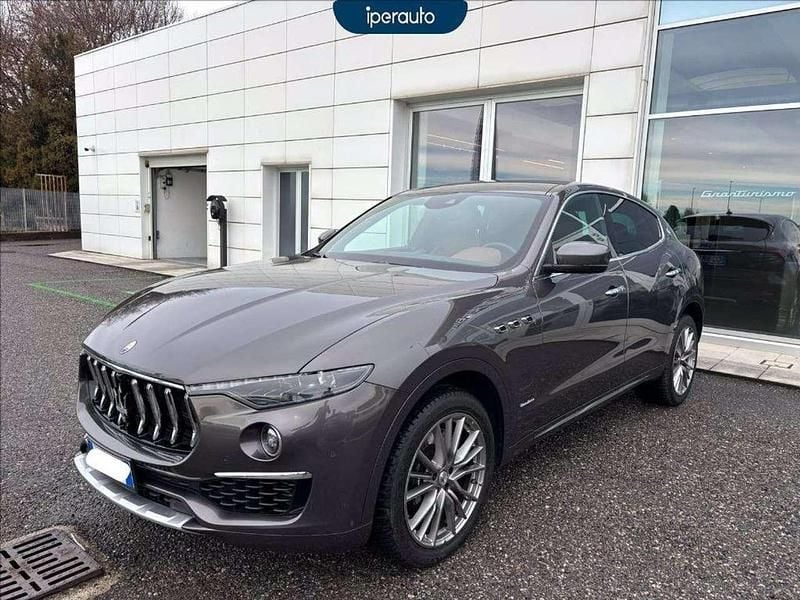 Usata Maserati Levante GranLusso 250 CV (183 kW) 2021 Grigio metallizzato SUV