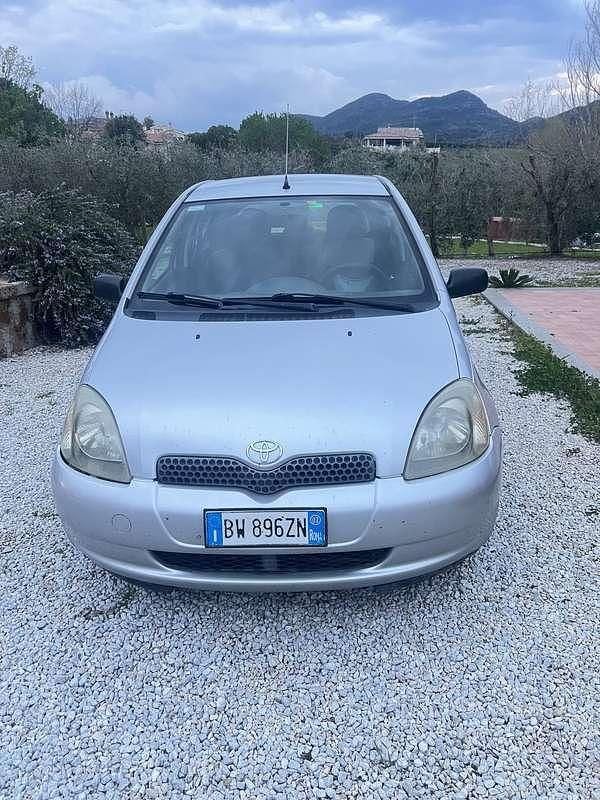 Usata Toyota Yaris Sol 68 CV (50 kW) 2002 Berlina