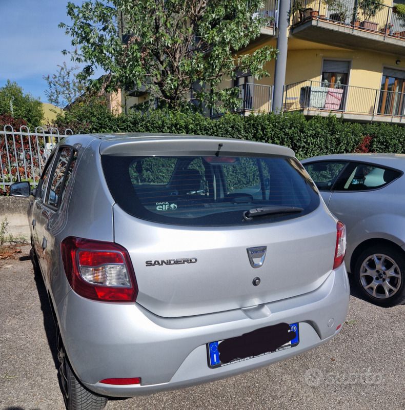 Usata Dacia Sandero 75 CV (55 kW) 2013 Grigio Utilitaria