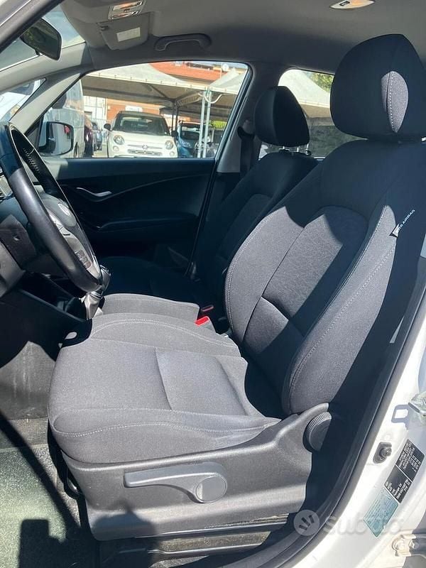 Usata Hyundai i20 Comfort 125 CV (91 kW) 2019 Bianco Utilitaria