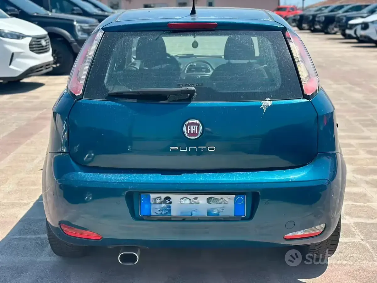 Usata Fiat Punto Street 95 CV (69 kW) 2013 Verde Utilitaria