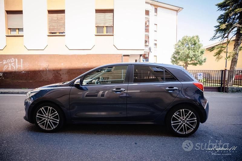 Usata Kia Rio 90 CV (66 kW) 2017 Nero Berlina