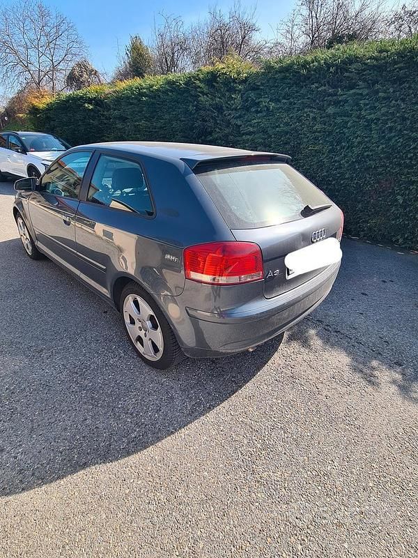 Usata Audi A3 Ambiente 140 CV (102 kW) 2004 Grigio Utilitaria