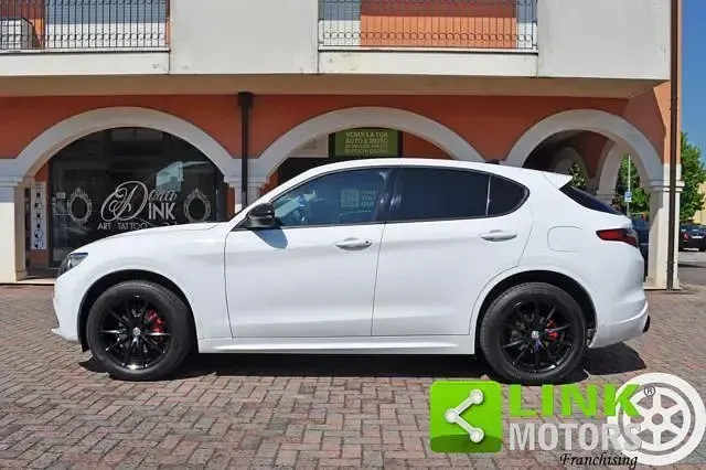 Usata Alfa Romeo Stelvio Executive 209 CV (153 kW) 2018 Bianco SUV