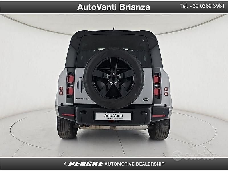 Usata Land Rover Defender SE Dynamic 200 CV (147 kW) 2023 Grigio SUV