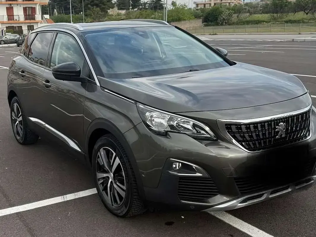 Usata Peugeot 3008 Allure 131 CV (96 kW) 2019 Beige SUV