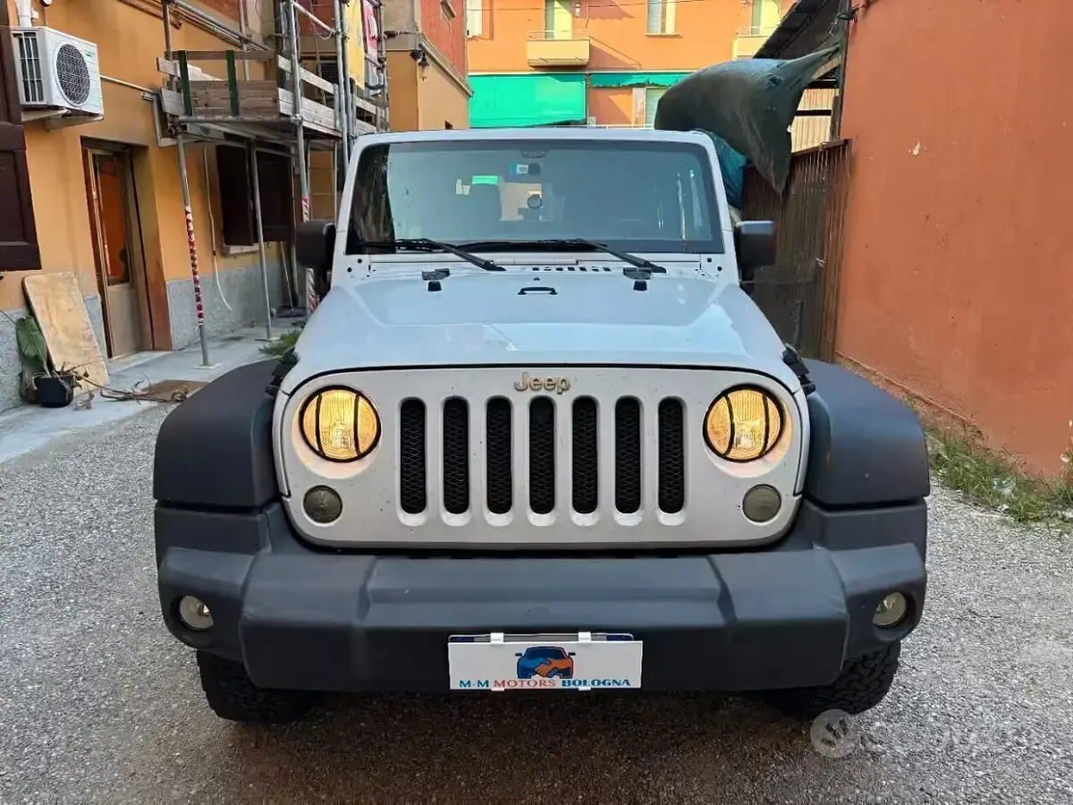Usata Jeep Wrangler Sport 200 CV (147 kW) 2013 Bianco SUV