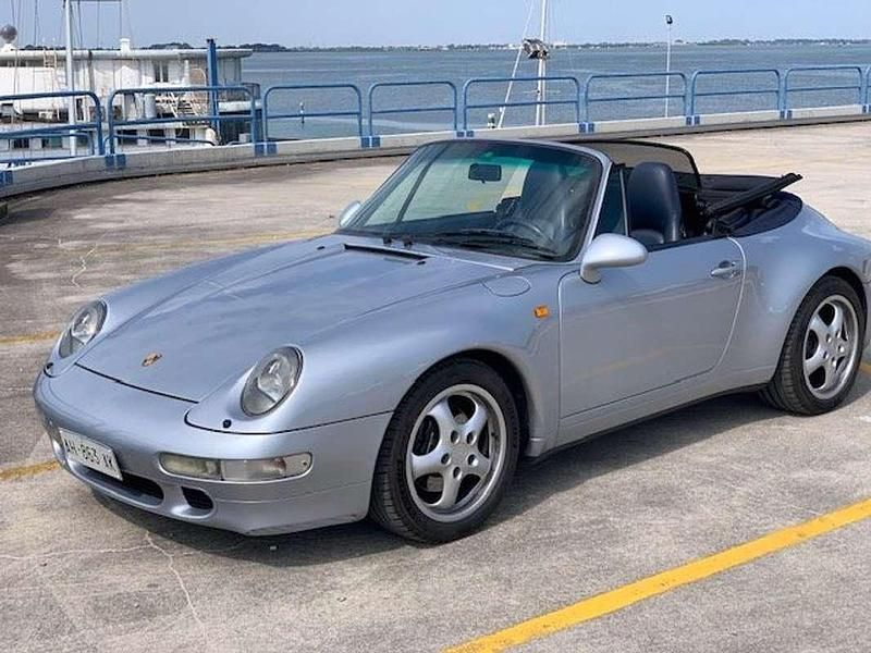 Usata Porsche 911 Carrera Cabriolet 272 CV (200 kW) 1994 Argento Cabrio