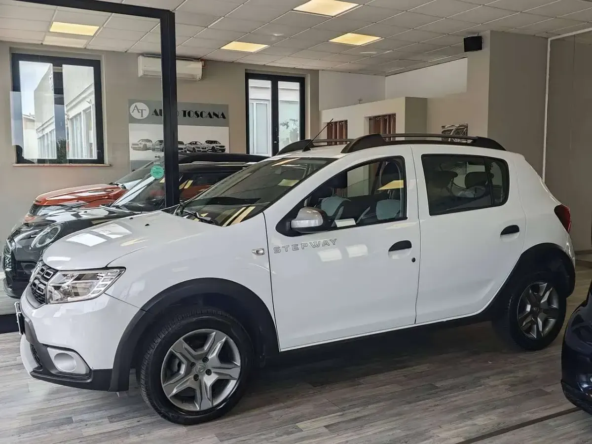 Usata Dacia Sandero Acces 95 CV (69 kW) 2020 Bianco Berlina