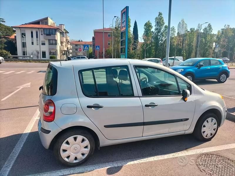 Usata Renault Modus 102 CV (75 kW) 2006 Grigio Monovolume
