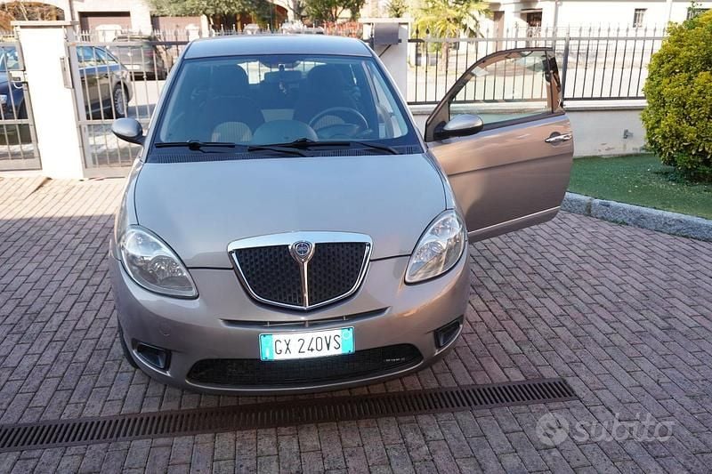 Usata Lancia Ypsilon 60 CV (44 kW) 2008 Marrone Utilitaria