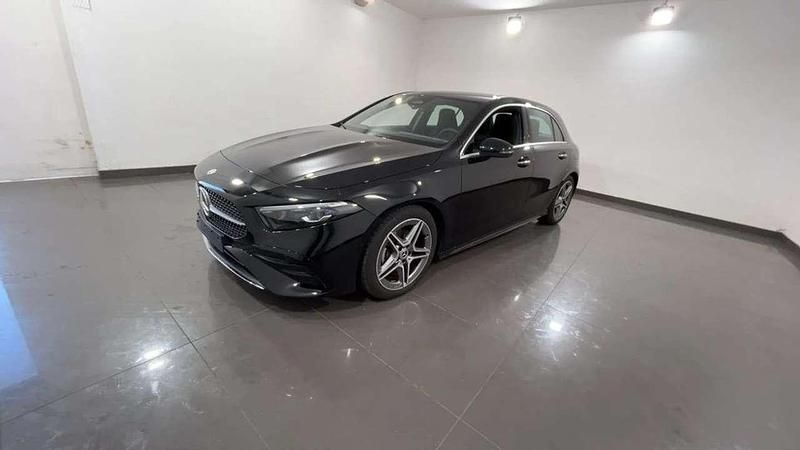 Nero Usata 2024 Mercedes A200 Advanced Plus Tre volumi | 32.900 € (Ottimo prezzo) - Immagine 1/4
