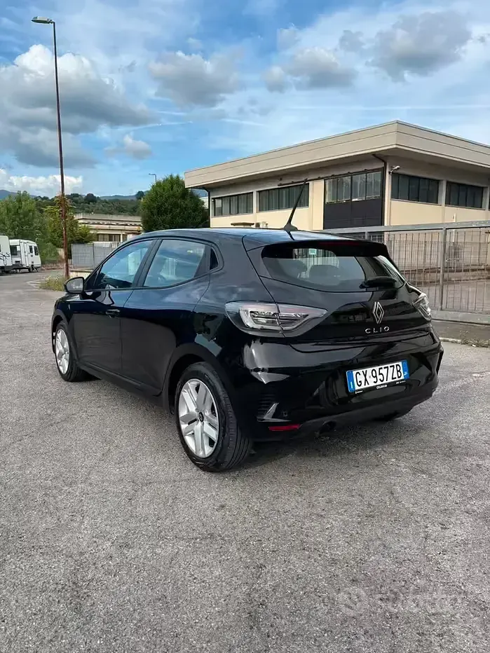 Usata Renault Clio V 101 CV (74 kW) 2025 Nero Berlina