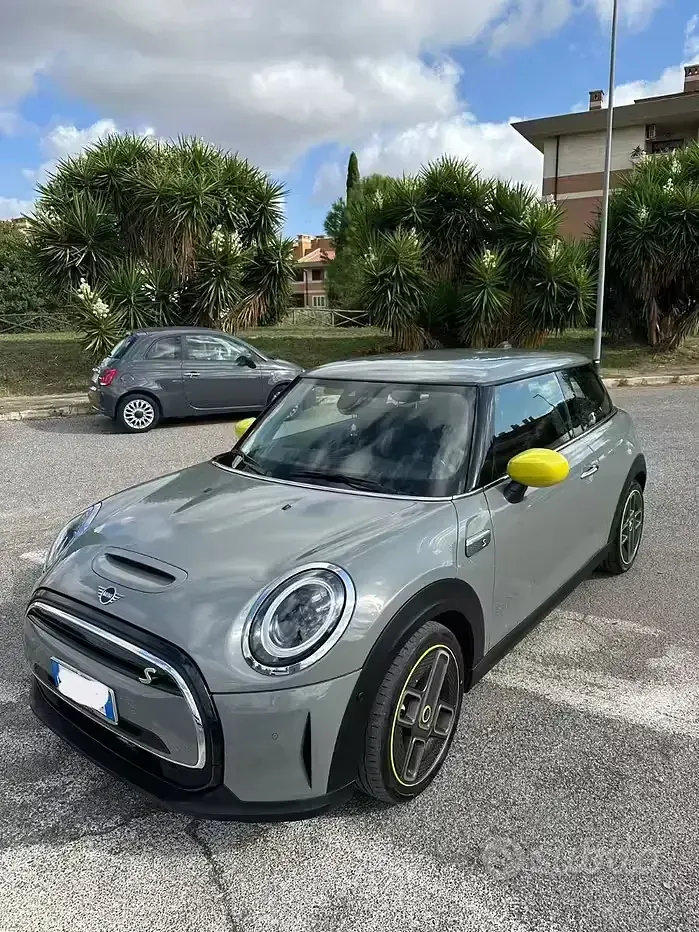 Usata Mini Cooper SE 75 kW (102 CV) 2022 Grigio Utilitaria