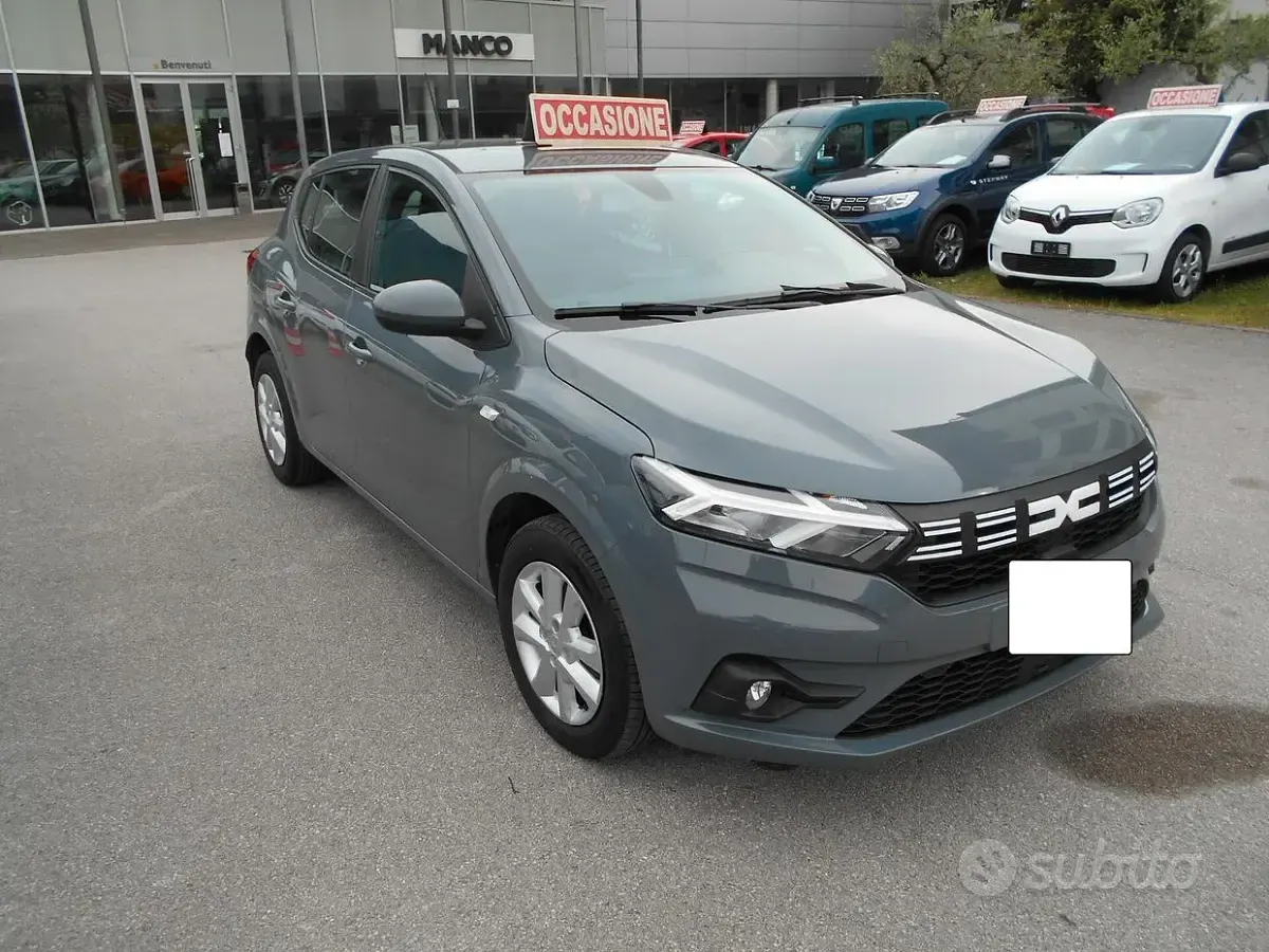 Usata Dacia Sandero 101 CV (74 kW) 2023 Grigio Utilitaria