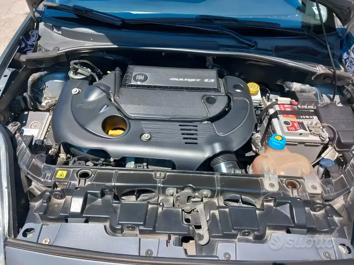 Usata Fiat Grande Punto 75 CV (55 kW) 2013 Grigio Utilitaria