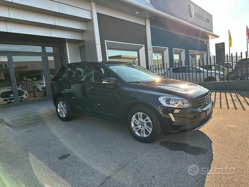 Usata Volvo XC60 Kinetic 149 CV (109 kW) 2016 Nero SUV