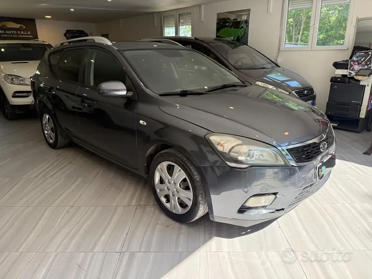 Usata Kia Ceed 115 CV (84 kW) 2011 Nero Utilitaria