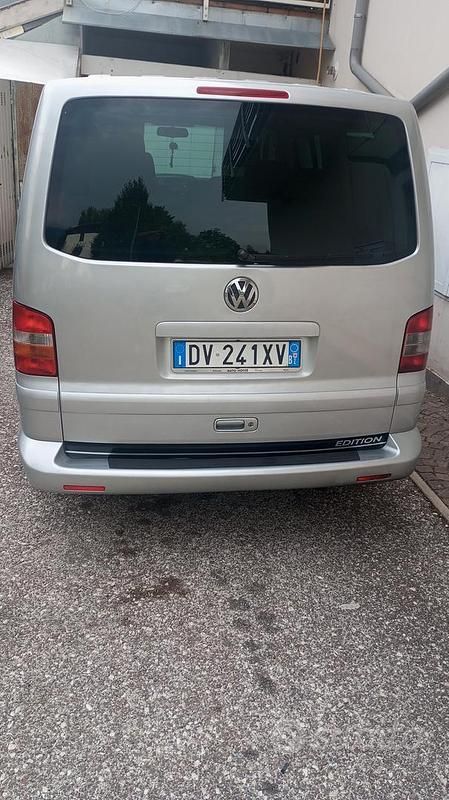 Usata VW Multivan 174 CV (127 kW) 2006 Grigio Furgone