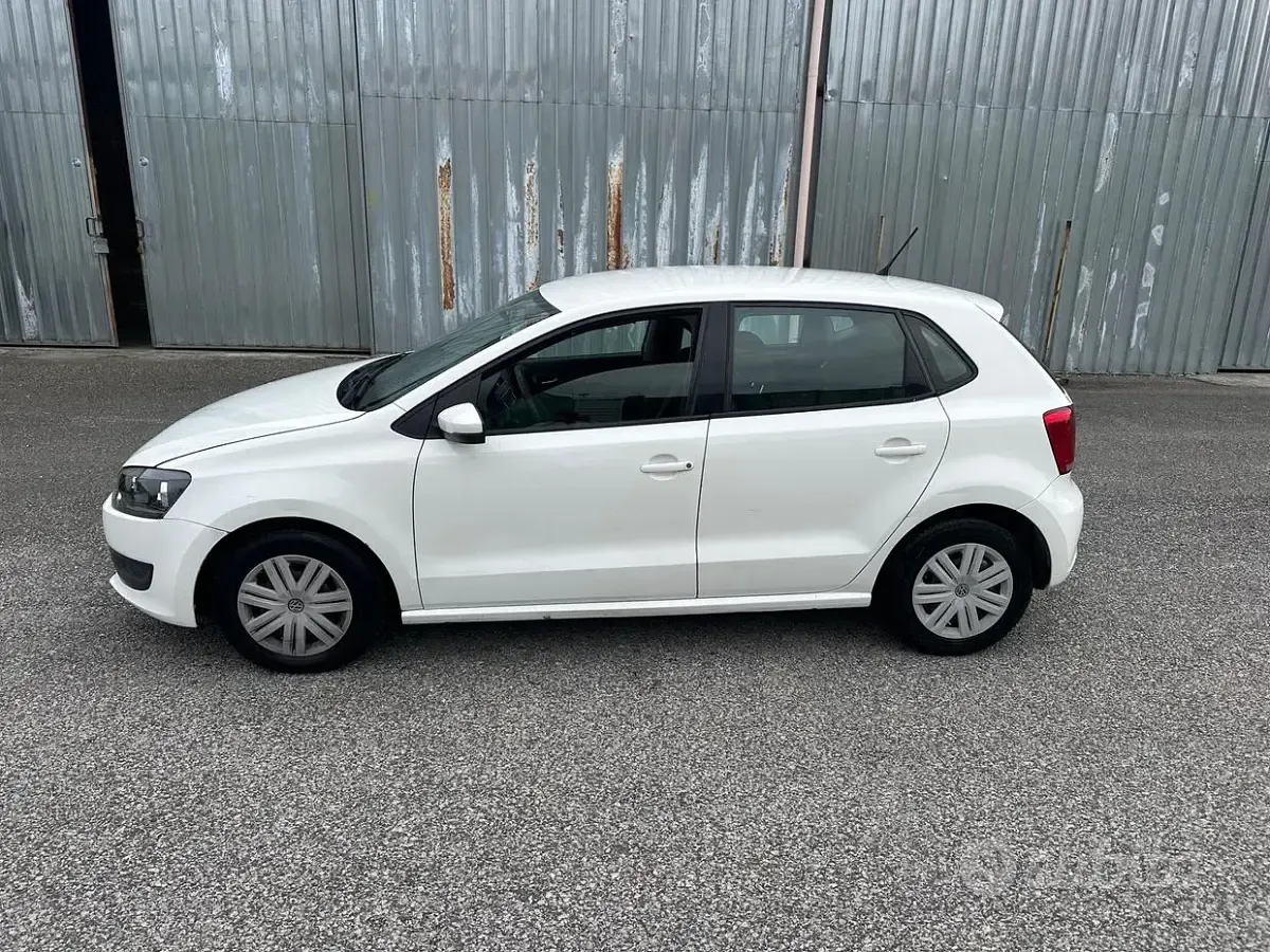 Begagnad VW Polo Trendline 75 HK (55 kW) 2012 Vit Halvkombi