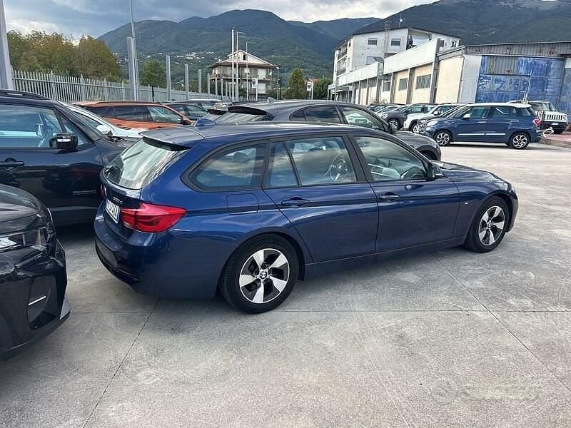 Usata BMW 320 Advantage 163 CV (119 kW) 2017 Blu Station wagon