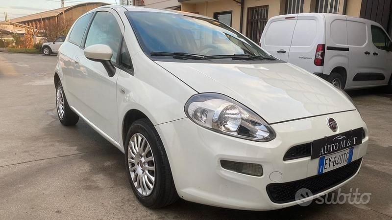Usata Fiat Punto Easy 75 CV (55 kW) 2015 Utilitaria